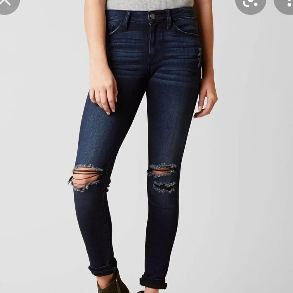 KanCan Mid-Rise Skinny Stretch distressed Jeans sz 26